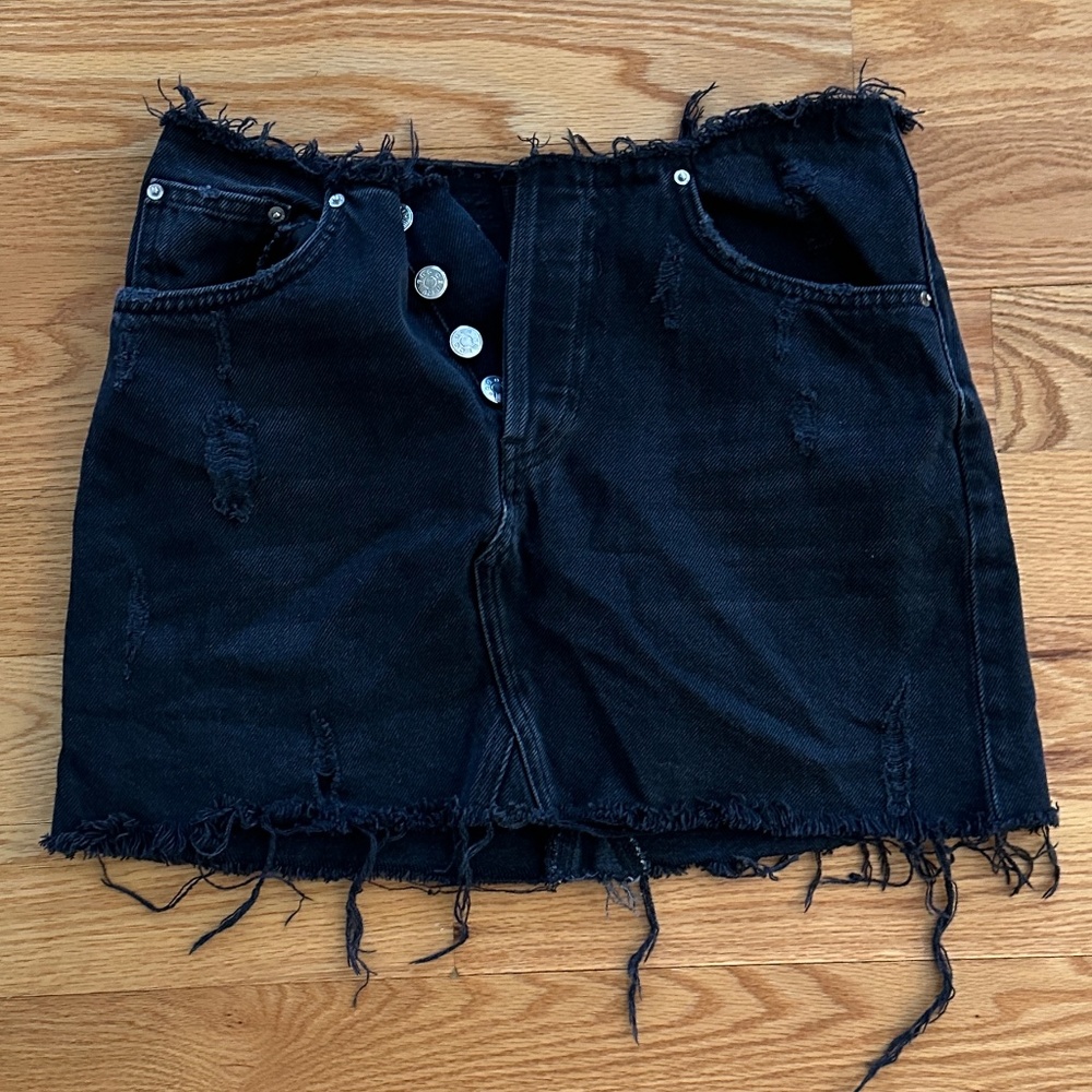 BDG Women's NWOT Distressed Black Denim Skirt (M) - Picture 2 of 7